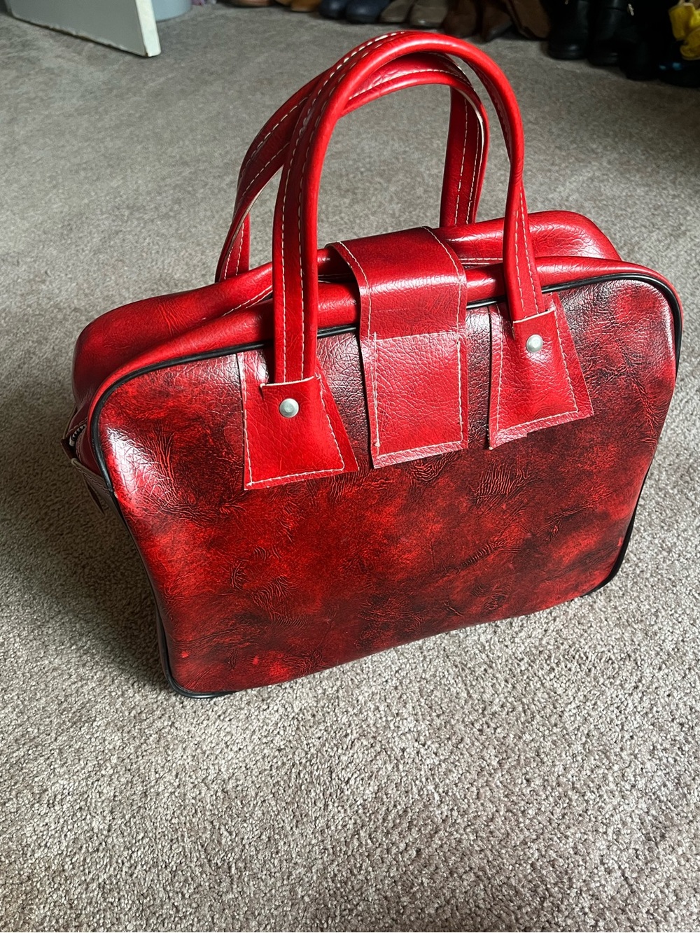 VTG 70’s Marbled Red Vinyl / Faux Leather Carry-On Travel Bag - Picture 3 of 7